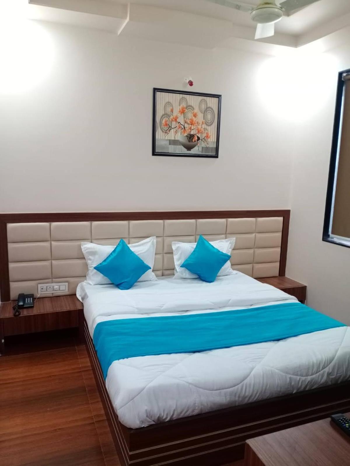 Hotel Raviraj Palace Rajkot Luaran gambar